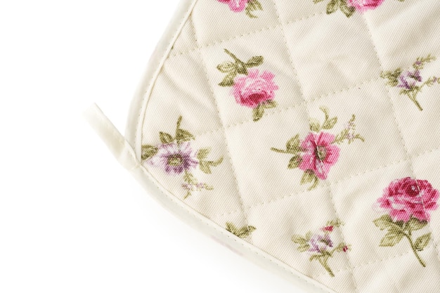 haftowana poszewka w pastelowe kwiaty